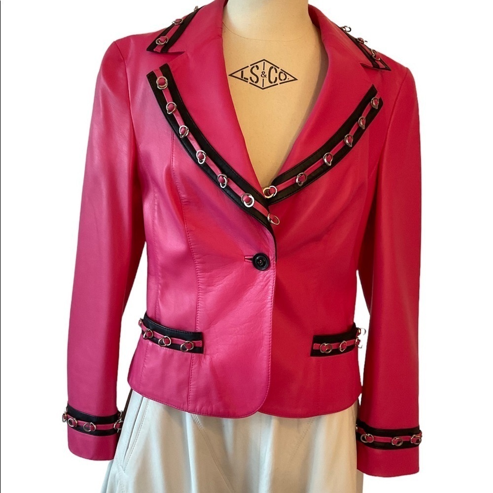 RARE ESCADA Vibrant Lammnappa. Sz EU38. Metal links trim. Excellent condition.